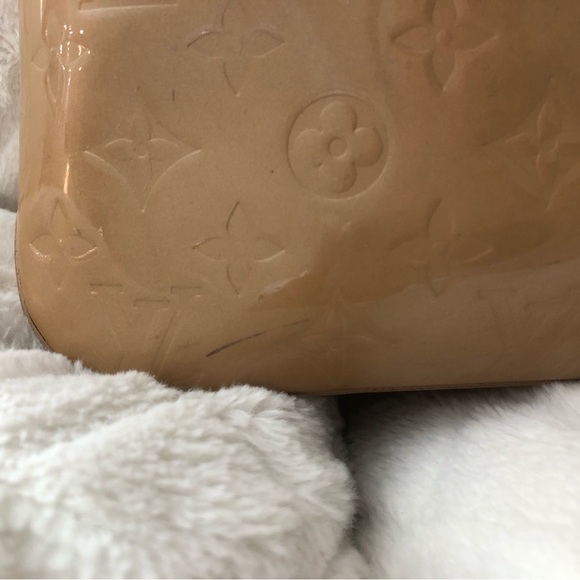 Louis Vuitton Brentwood Vernis Patent Leather, near excellent condition - Picture 8 of 14